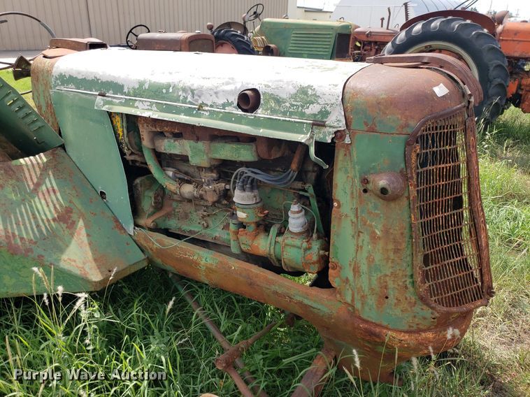 image for item DO2989 Oliver  tractor