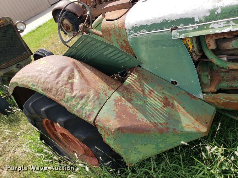 image for item DO2989 Oliver  tractor