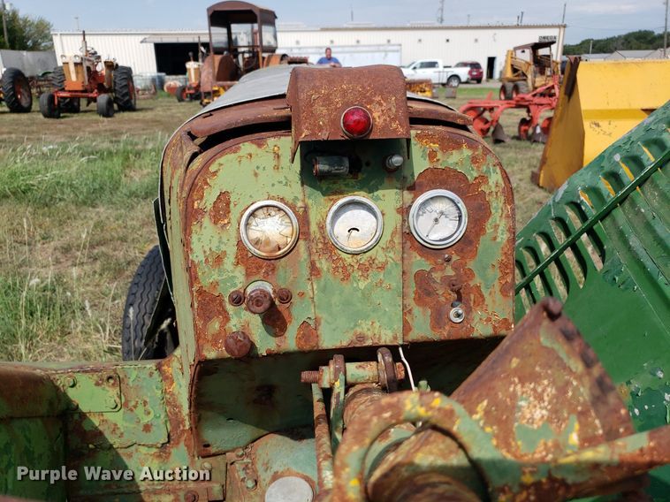 image for item DO2989 Oliver  tractor