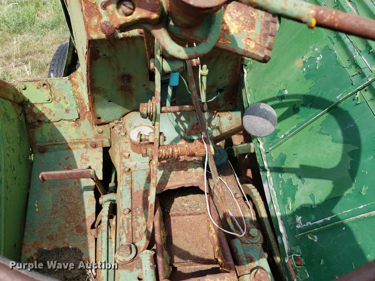 image for item DO2989 Oliver  tractor