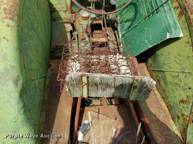 image for item DO2989 Oliver  tractor