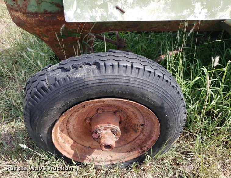 image for item DO2989 Oliver  tractor