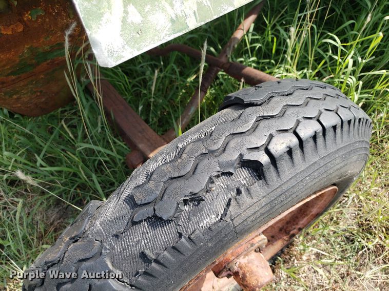 image for item DO2989 Oliver  tractor