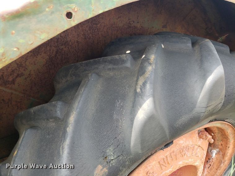 image for item DO2989 Oliver  tractor