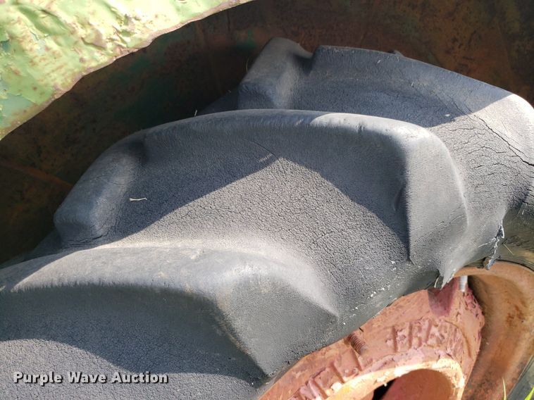 image for item DO2989 Oliver  tractor