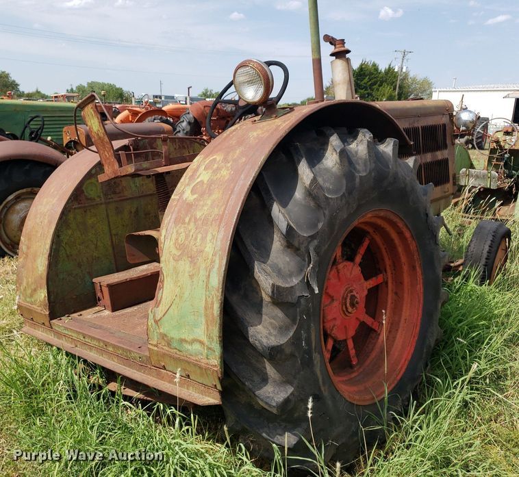 image for item DO2994 Oliver 99  tractor