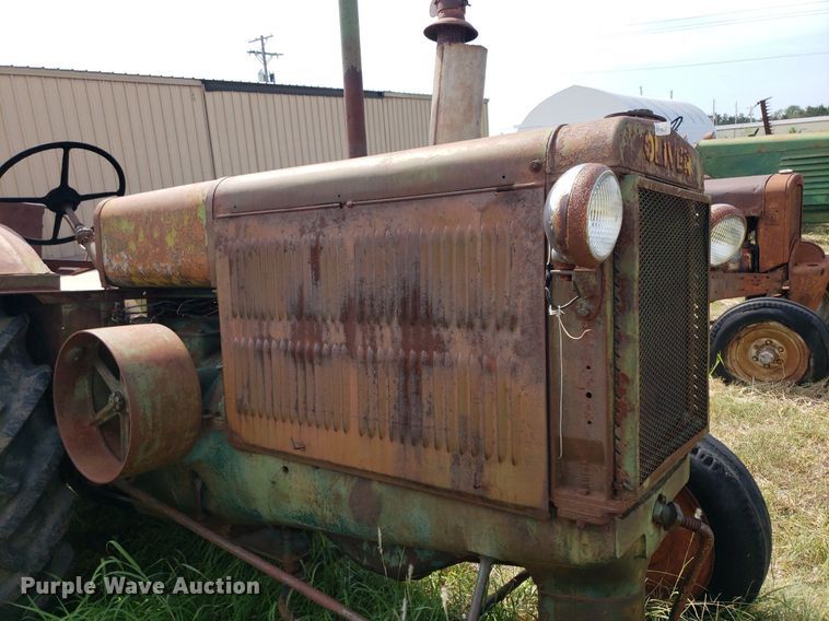 image for item DO2994 Oliver 99  tractor