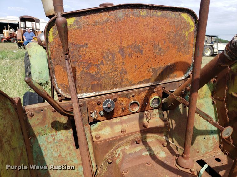 image for item DO2994 Oliver 99  tractor