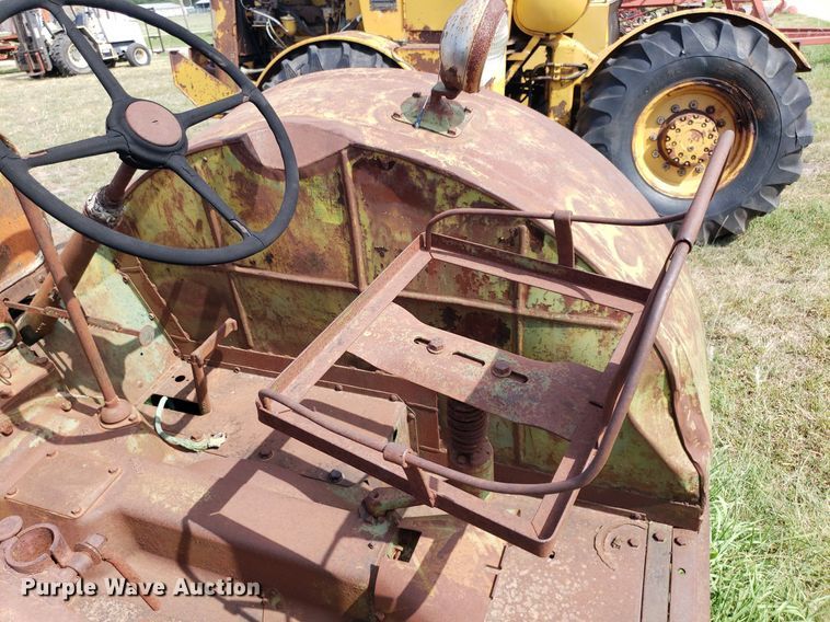 image for item DO2994 Oliver 99  tractor