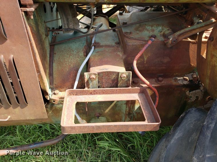 image for item DO2994 Oliver 99  tractor