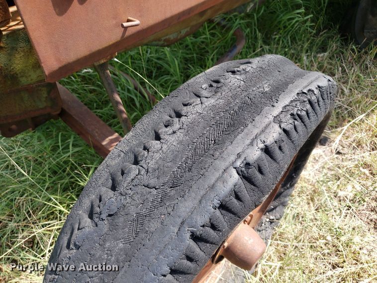 image for item DO2994 Oliver 99  tractor