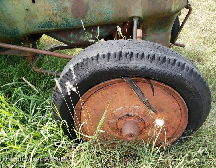 image for item DO2994 Oliver 99  tractor