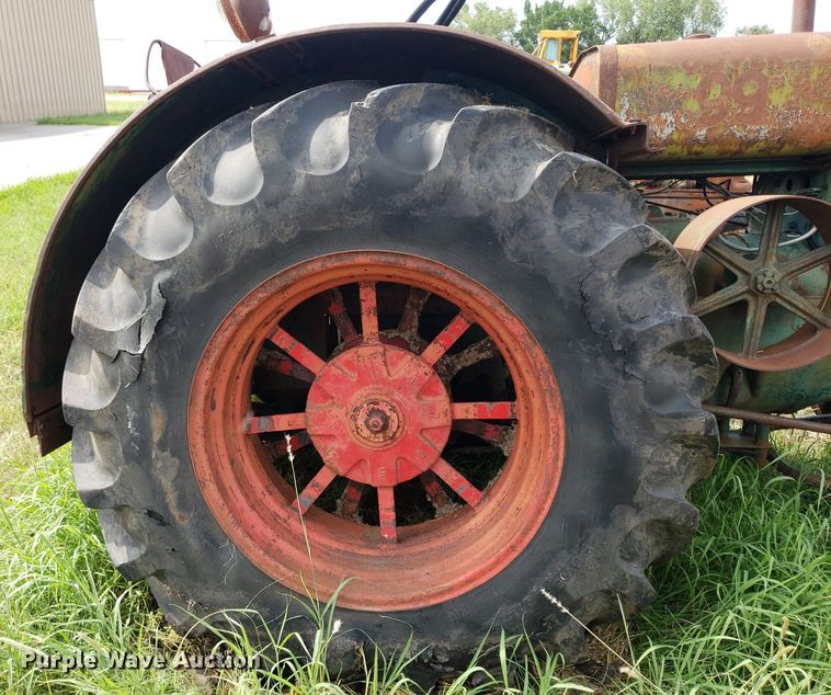 image for item DO2994 Oliver 99  tractor