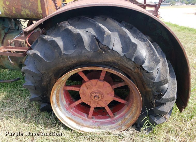 image for item DO2994 Oliver 99  tractor