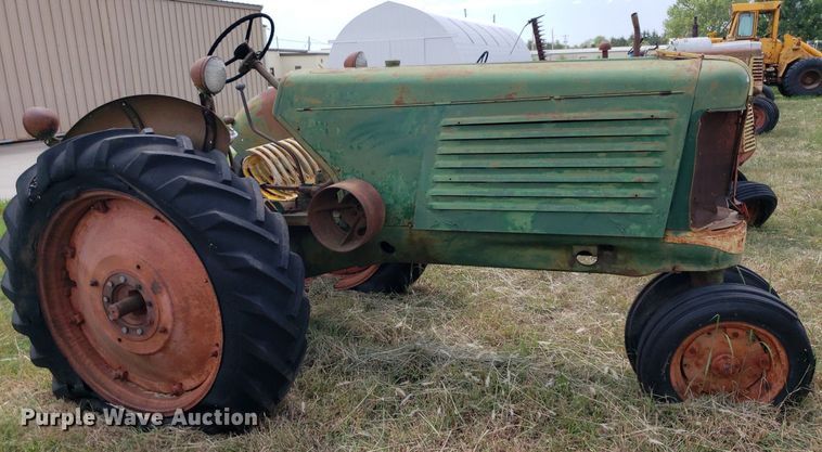 image for item DO2996 1951 Oliver 77  tractor