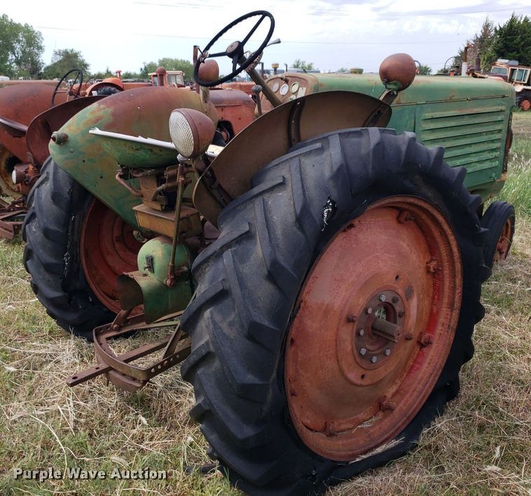 image for item DO2996 1951 Oliver 77  tractor