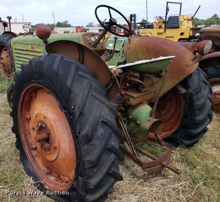 image for item DO2996 1951 Oliver 77  tractor