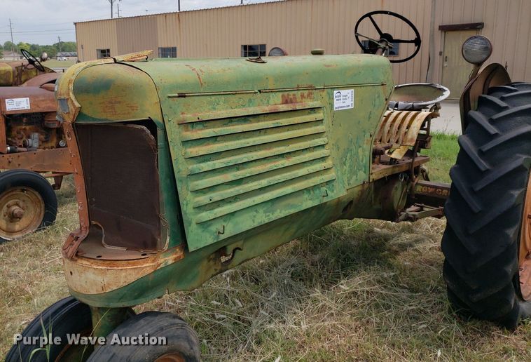 image for item DO2996 1951 Oliver 77  tractor
