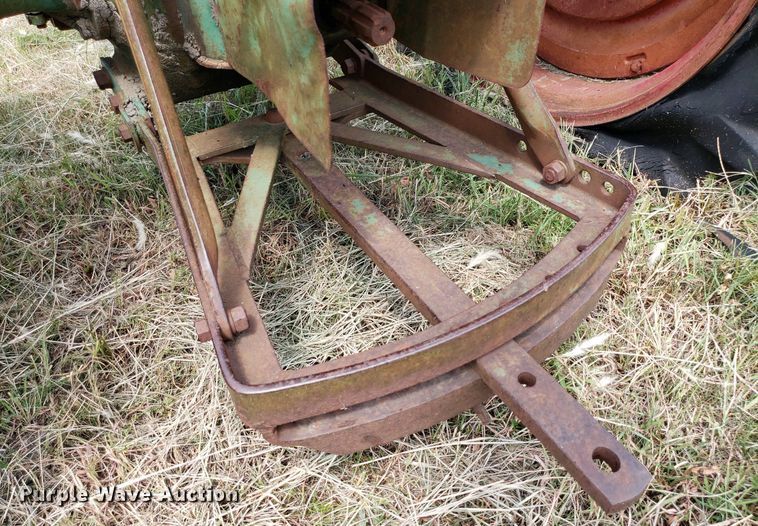 image for item DO2996 1951 Oliver 77  tractor