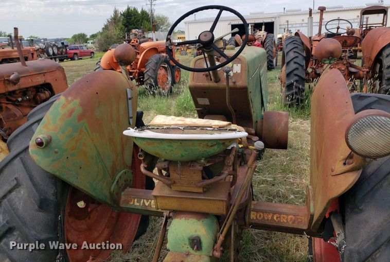 image for item DO2996 1951 Oliver 77  tractor