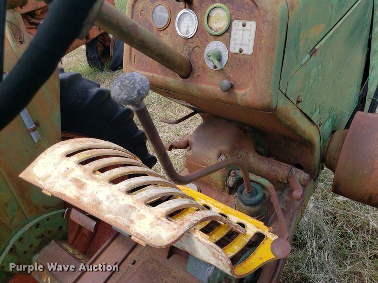 image for item DO2996 1951 Oliver 77  tractor