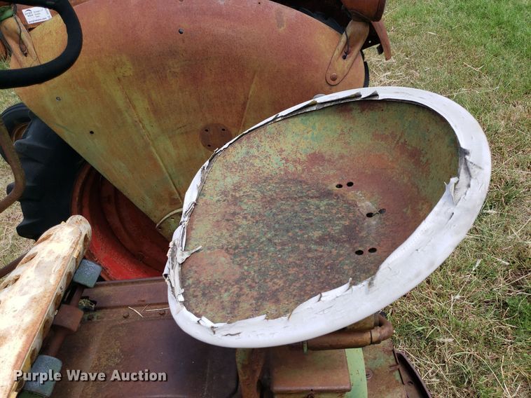 image for item DO2996 1951 Oliver 77  tractor