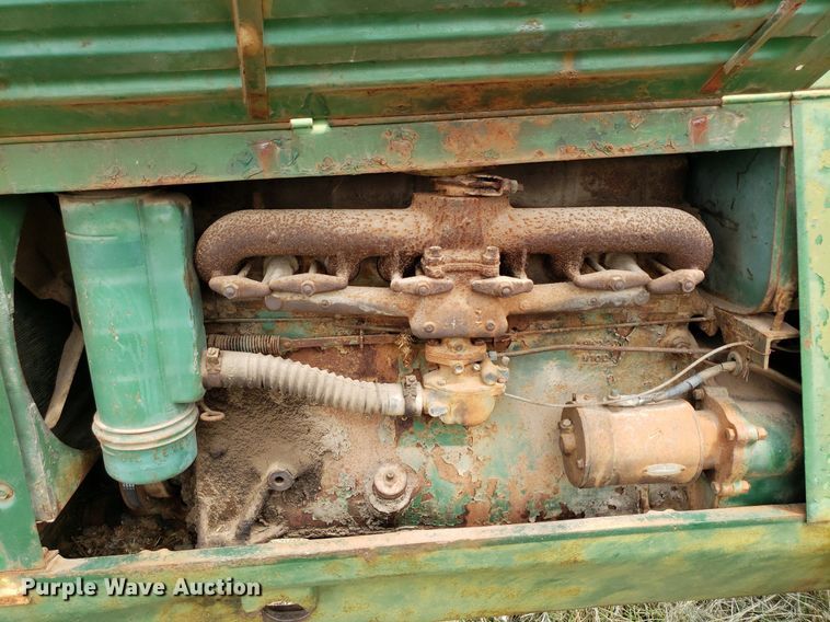 image for item DO2996 1951 Oliver 77  tractor