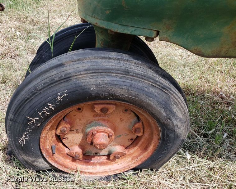 image for item DO2996 1951 Oliver 77  tractor