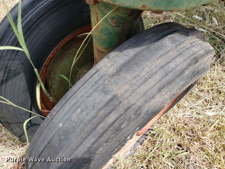 image for item DO2996 1951 Oliver 77  tractor