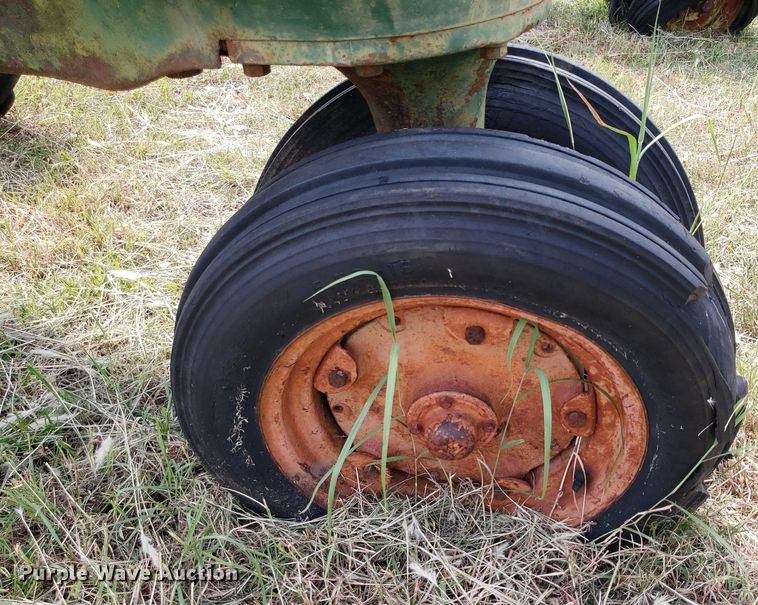 image for item DO2996 1951 Oliver 77  tractor