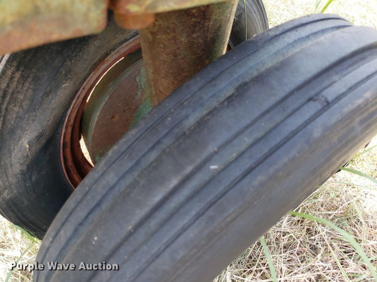 image for item DO2996 1951 Oliver 77  tractor