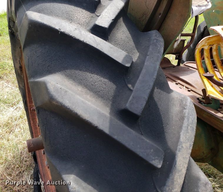 image for item DO2996 1951 Oliver 77  tractor