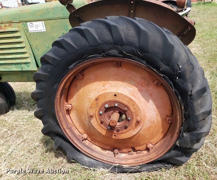 image for item DO2996 1951 Oliver 77  tractor