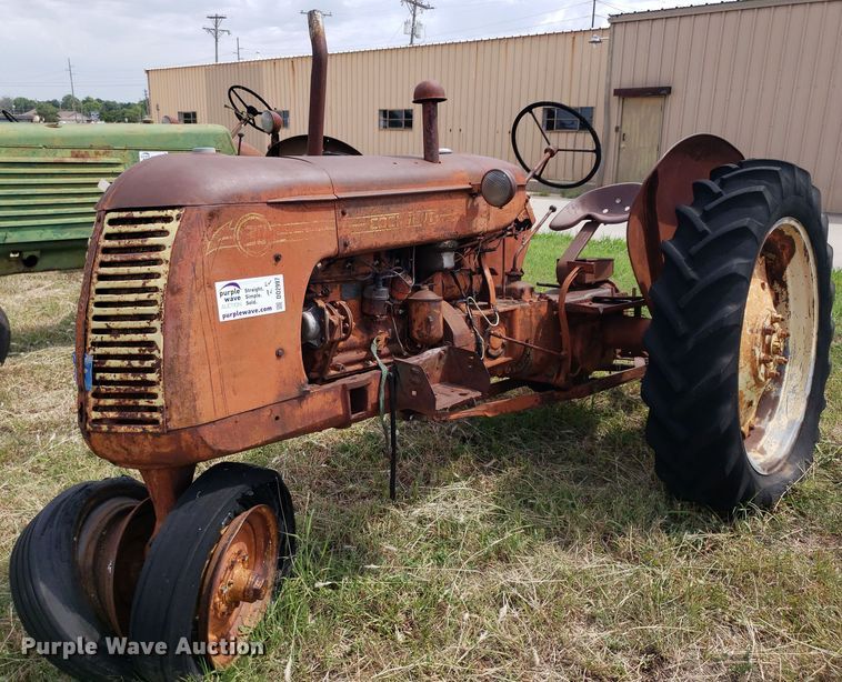 image for item DO2997 Cockshutt 30  tractor
