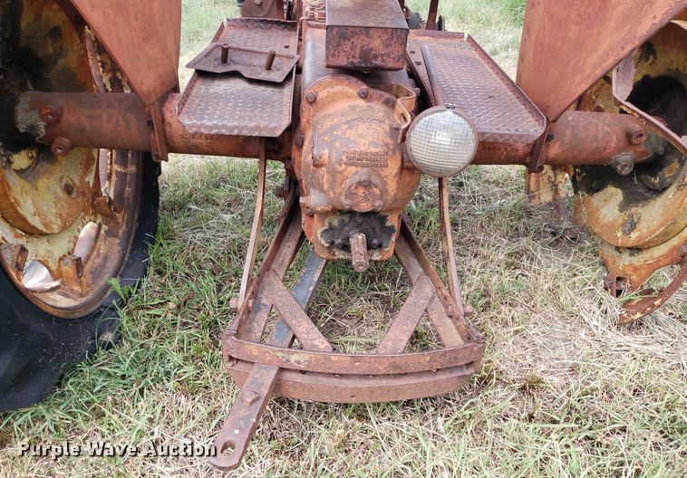 image for item DO2997 Cockshutt 30  tractor