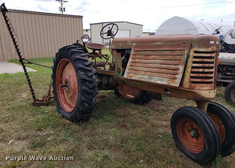 image for item DO2999 Oliver Row Crop 66  tractor