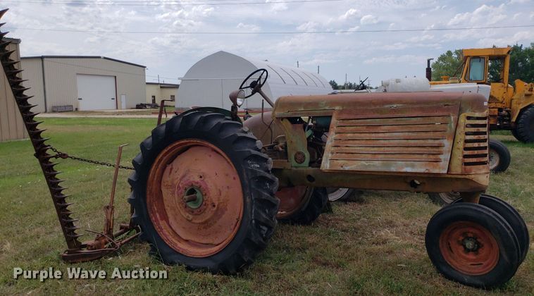 image for item DO2999 Oliver Row Crop 66  tractor