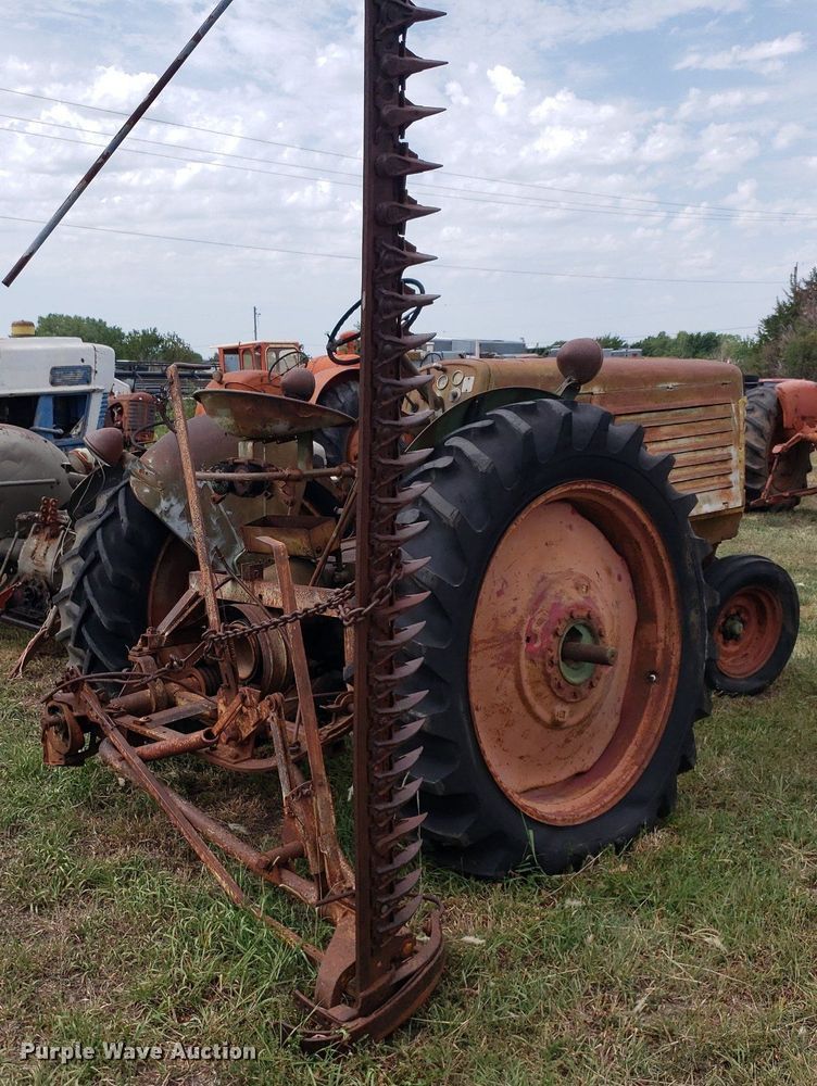 image for item DO2999 Oliver Row Crop 66  tractor