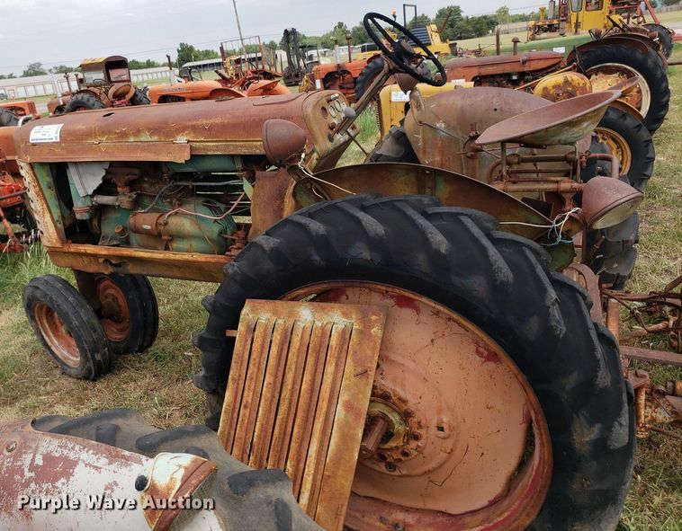 image for item DO2999 Oliver Row Crop 66  tractor