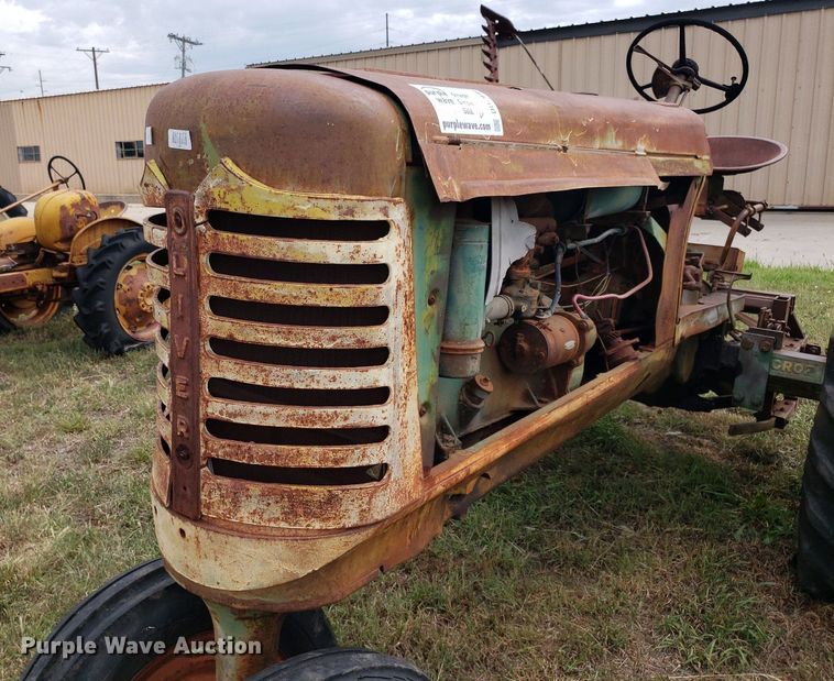 image for item DO2999 Oliver Row Crop 66  tractor