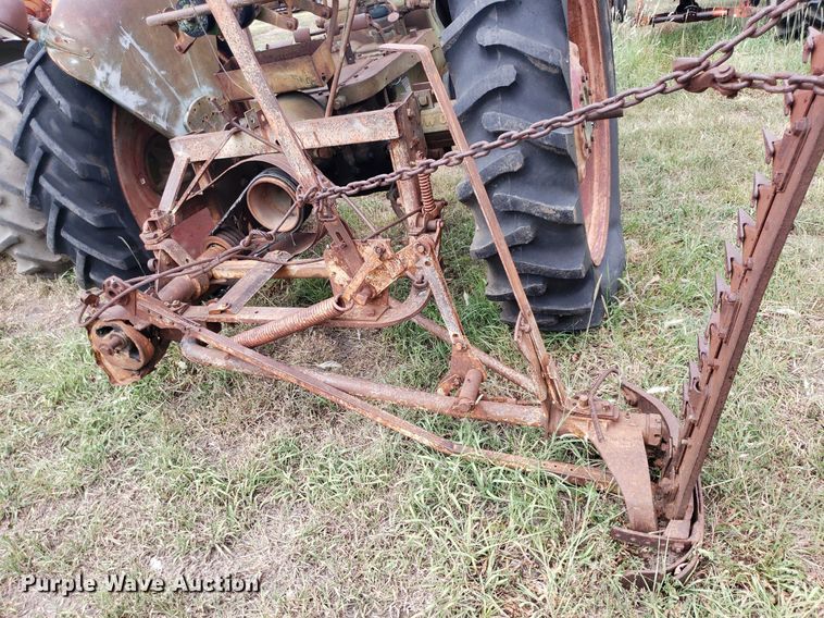 image for item DO2999 Oliver Row Crop 66  tractor