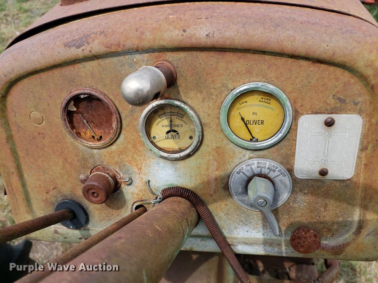 image for item DO2999 Oliver Row Crop 66  tractor
