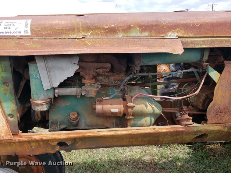 image for item DO2999 Oliver Row Crop 66  tractor
