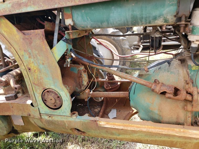 image for item DO2999 Oliver Row Crop 66  tractor