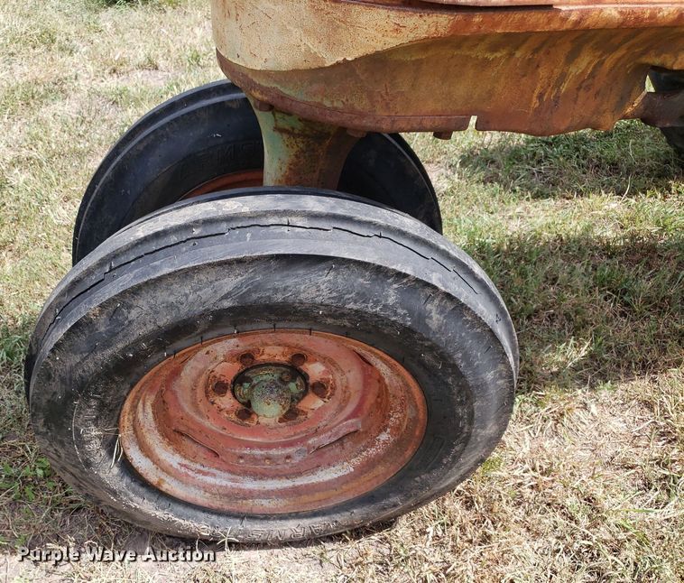 image for item DO2999 Oliver Row Crop 66  tractor
