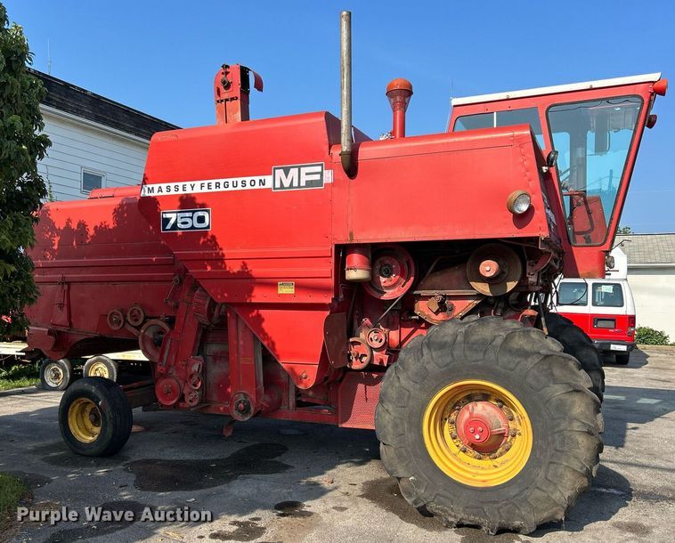 image for item DQ0879 Massey Ferguson MT750  combine