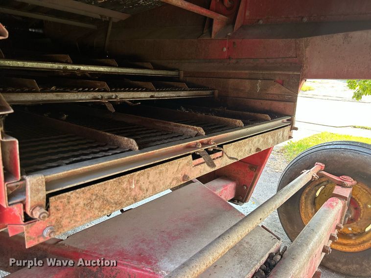 image for item DQ0879 Massey Ferguson MT750  combine