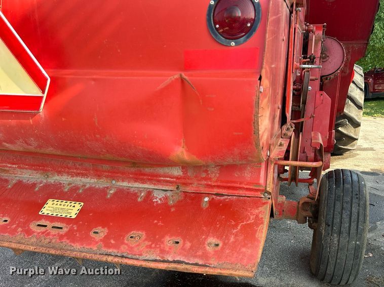 image for item DQ0879 Massey Ferguson MT750  combine