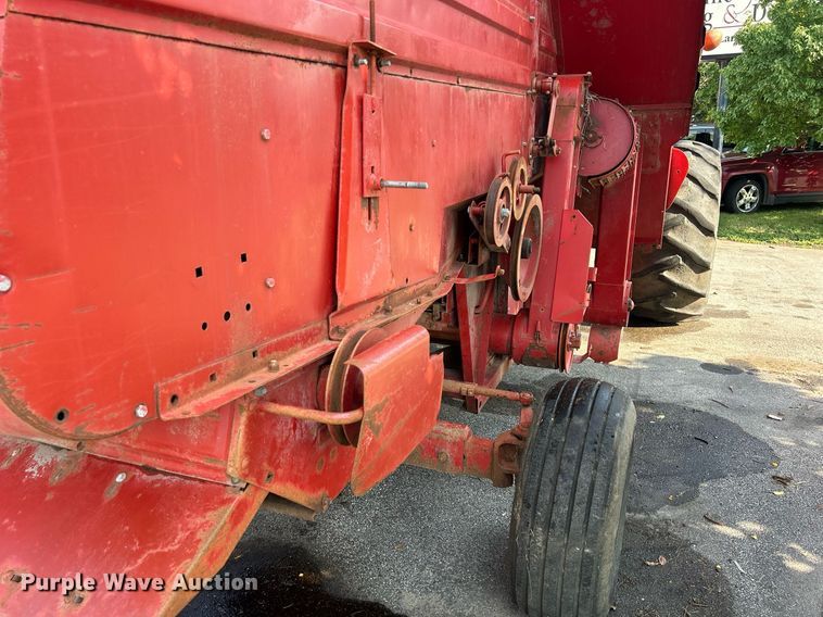 image for item DQ0879 Massey Ferguson MT750  combine