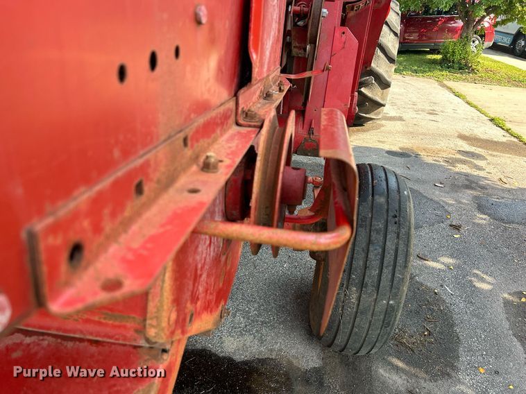 image for item DQ0879 Massey Ferguson MT750  combine